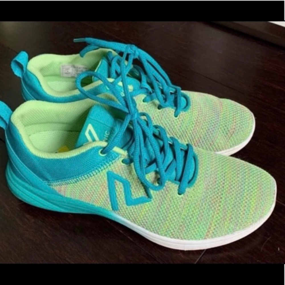 Like New!!women’s Vionic running shoes.Sz.8. - Picture 2 of 6
